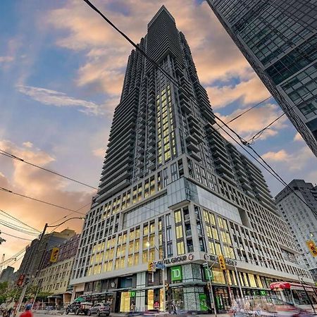 Cozy Condo Near Eatoncentre Mall Toronto Exterior foto
