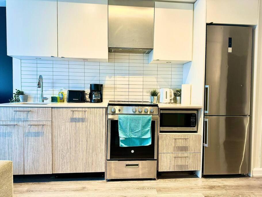 Cozy Condo Near Eatoncentre Mall Toronto Exterior foto